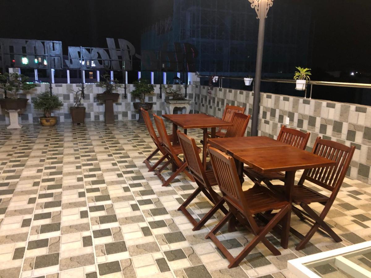 Hào Hoa Hotel Kon Tum Esterno foto